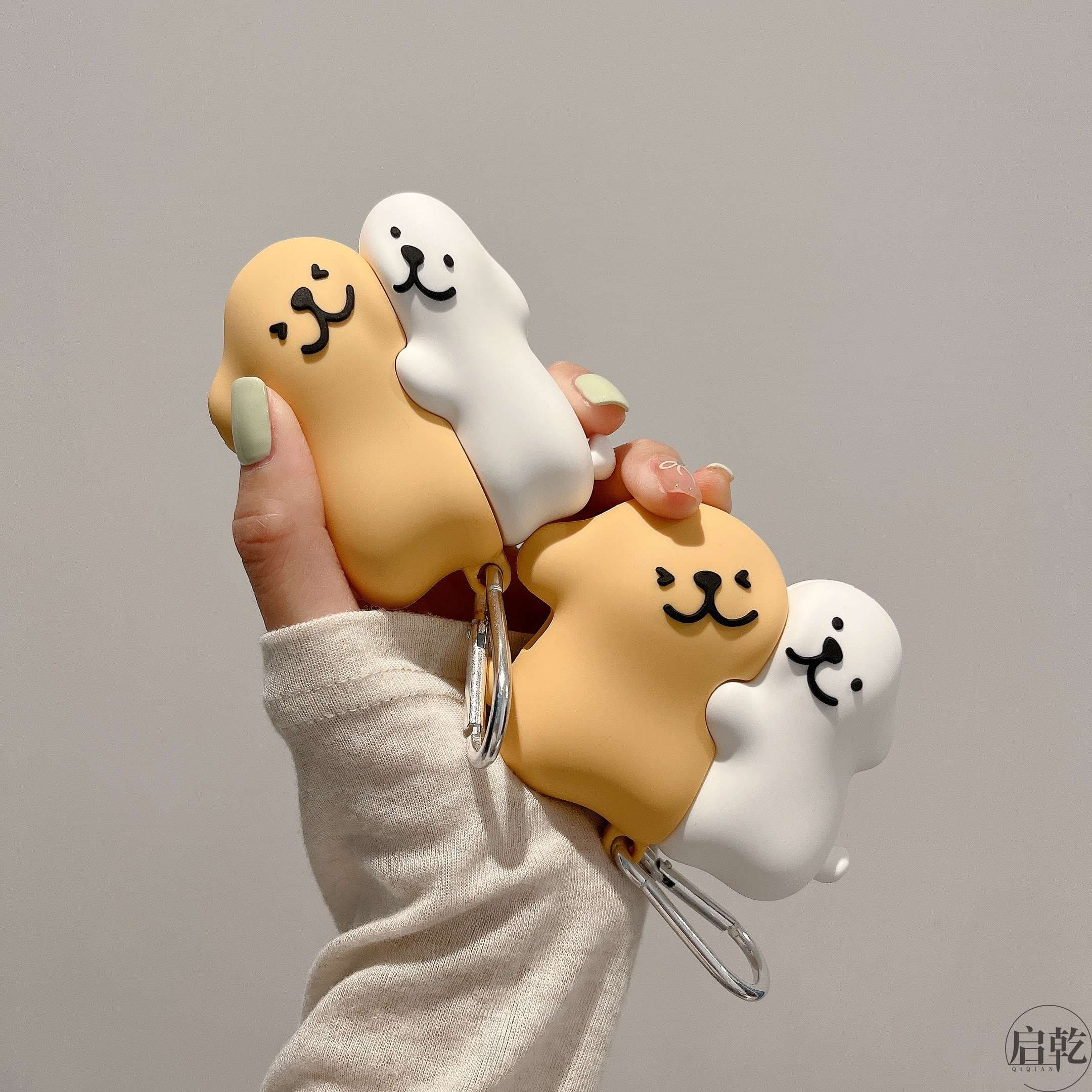 かわいい抱き合う動物キャラクター AirPods/AirPodsproケース