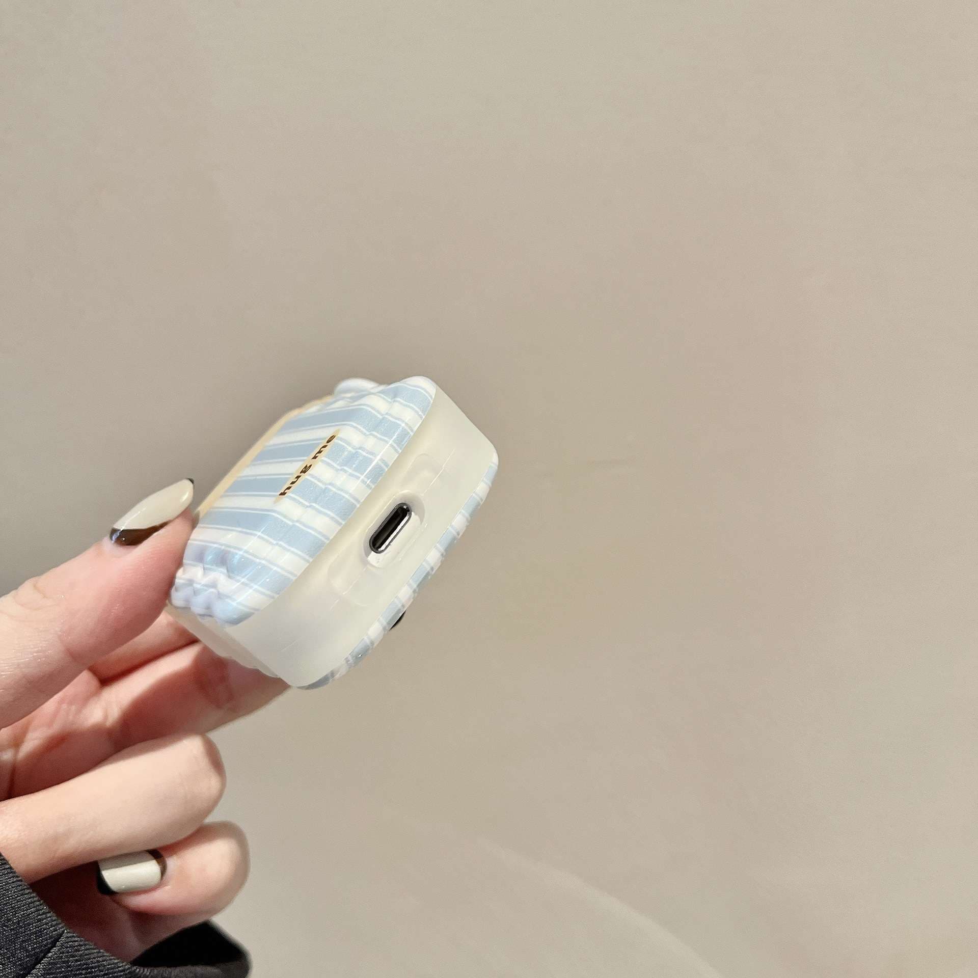 AirPodsproケース 縦縞柄ハグミー可愛いイヤホンケース