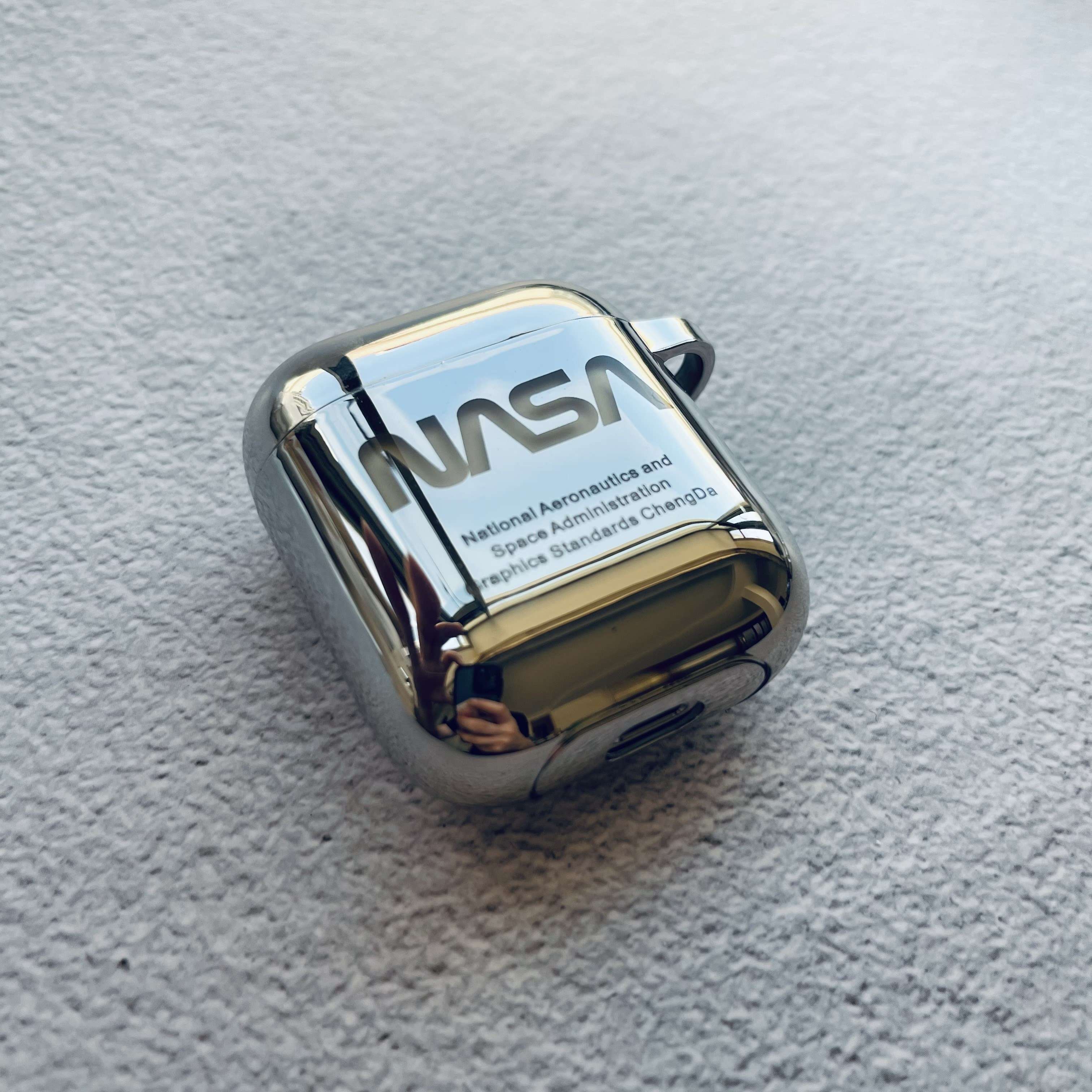 NASAコラボ耐衝撃イヤホンケース