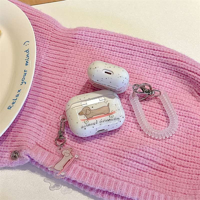 長細いわんこのAirPodsproケース