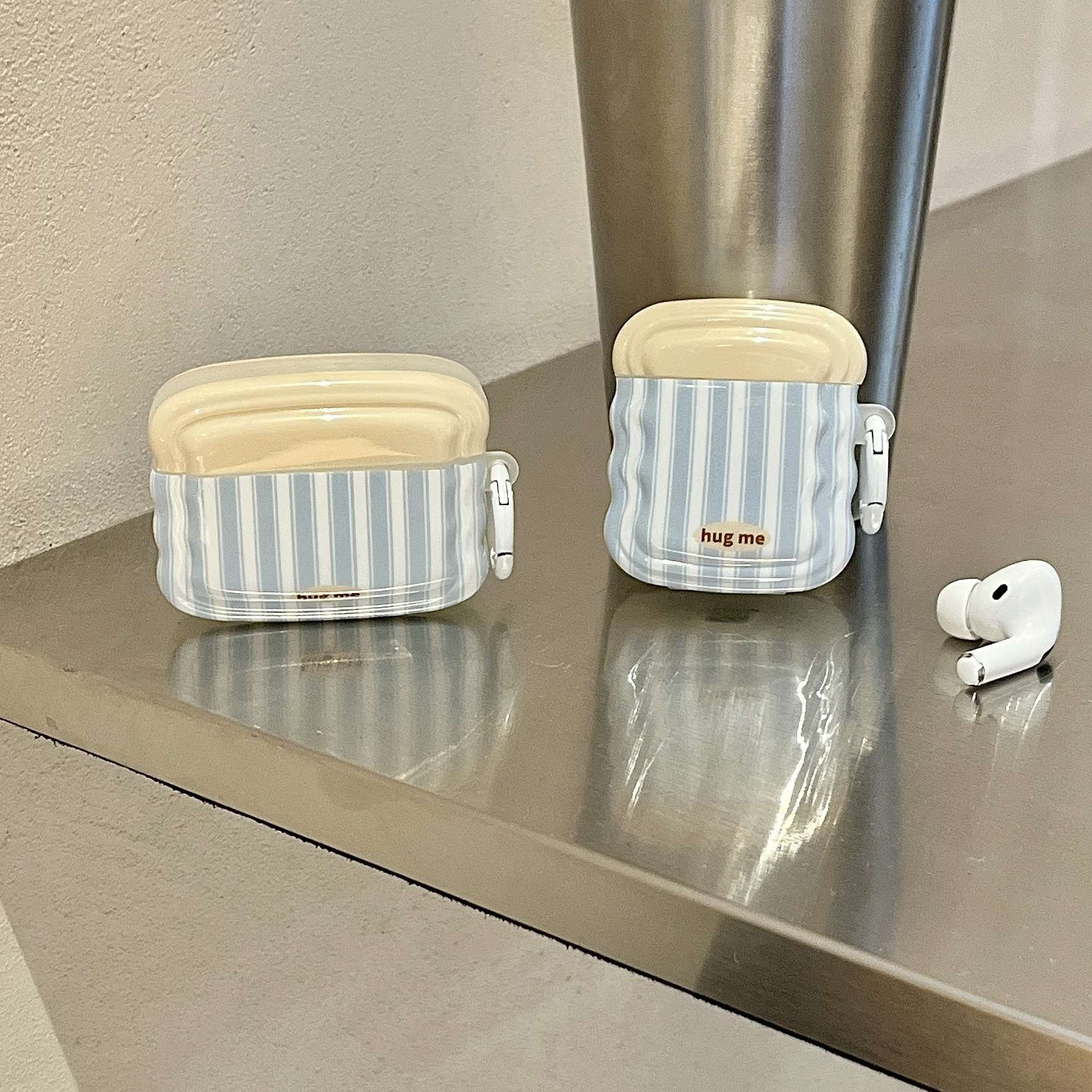 AirPodsproケース 縦縞柄ハグミー可愛いイヤホンケース