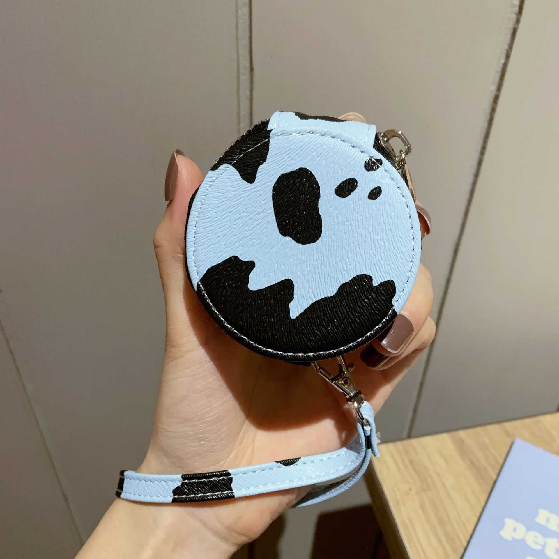 Airpodsケース 牛柄模様 エアーポッズ ケース ストラップ付き 全世代対応