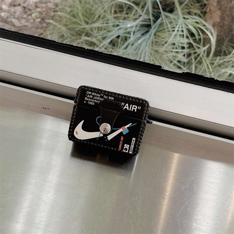【廃盤】AirPodsproケース オフホワイト風AirPods保護ケース