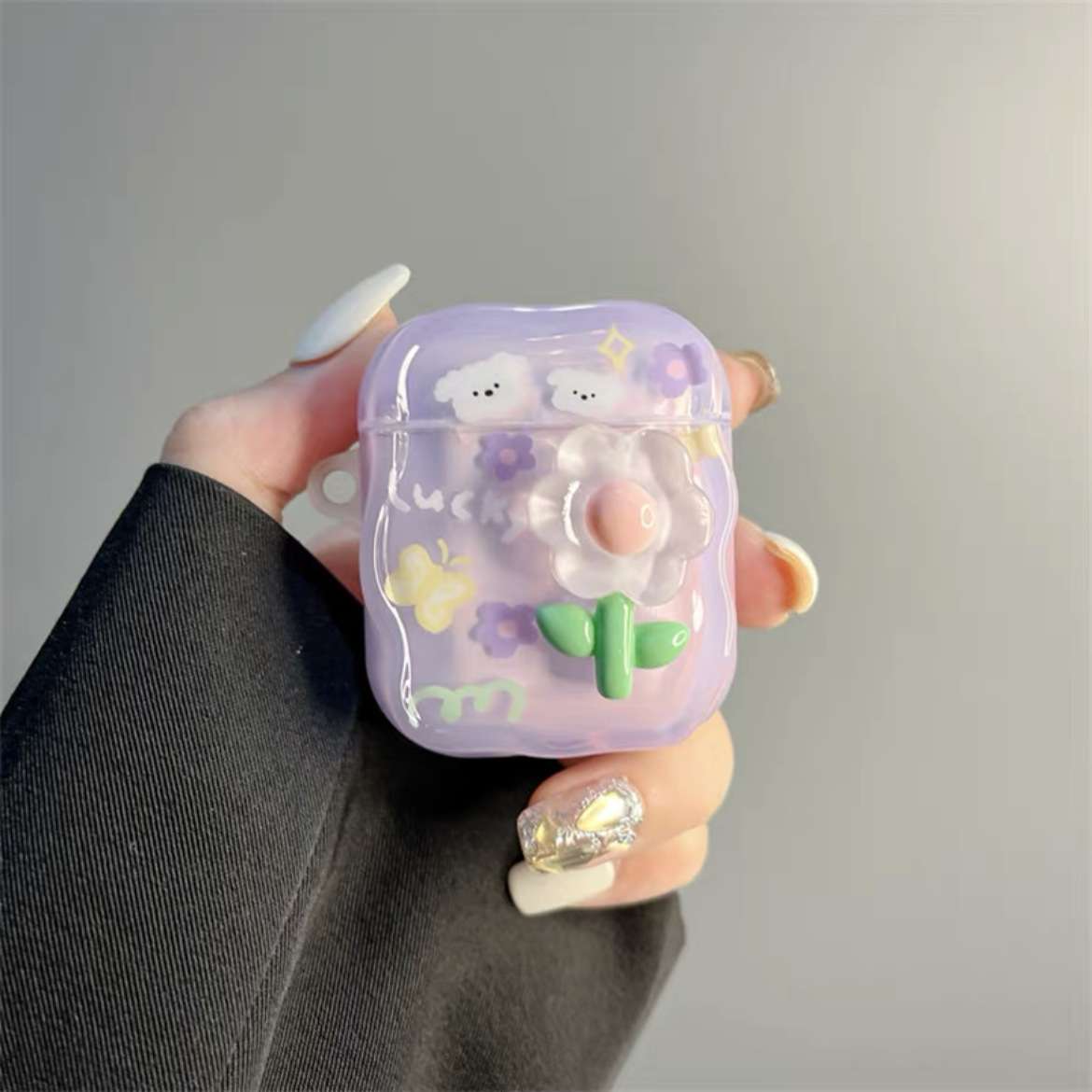 花モチーフのかわいいAirPodsproケース