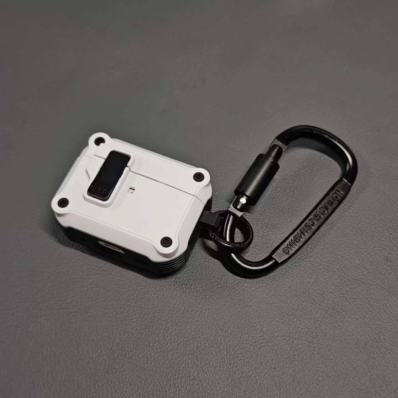 【廃盤】[AirPodsケース 頑丈な耐衝撃イヤホンケース