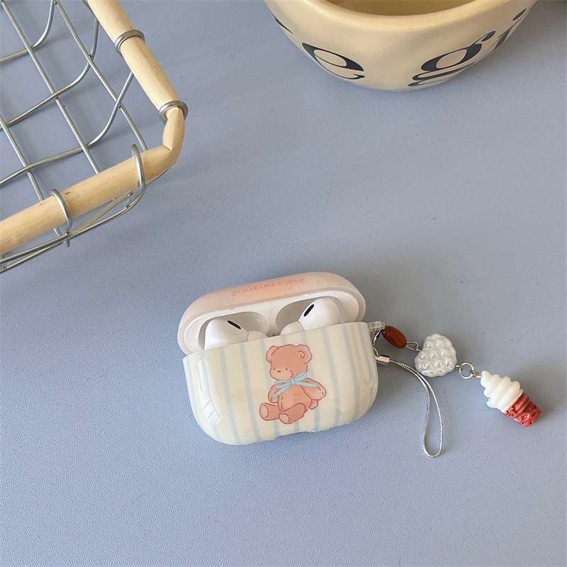 クマさん柄AirPodsproケースチャーム付き