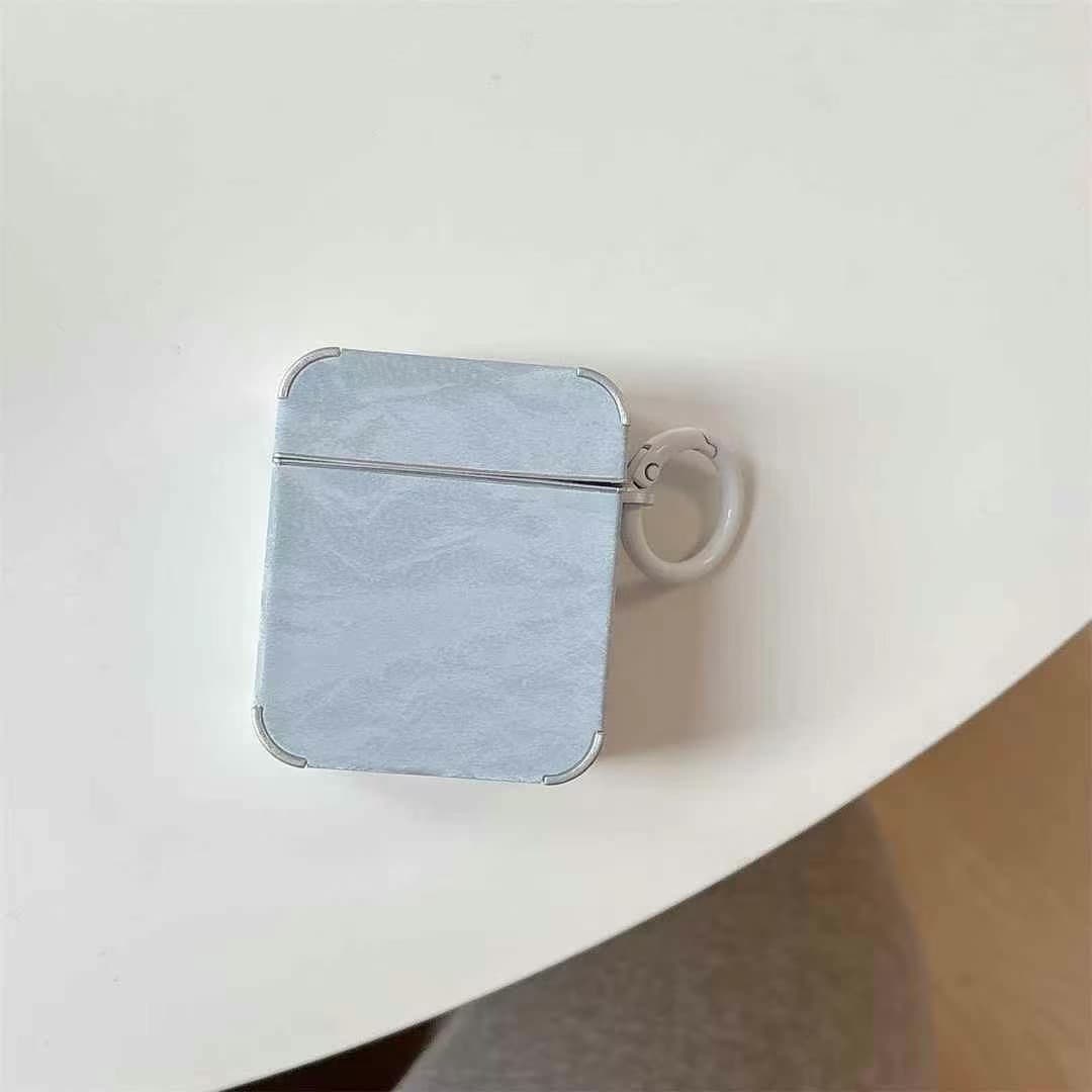Airpodsケース シンプル金具付き保護ケース