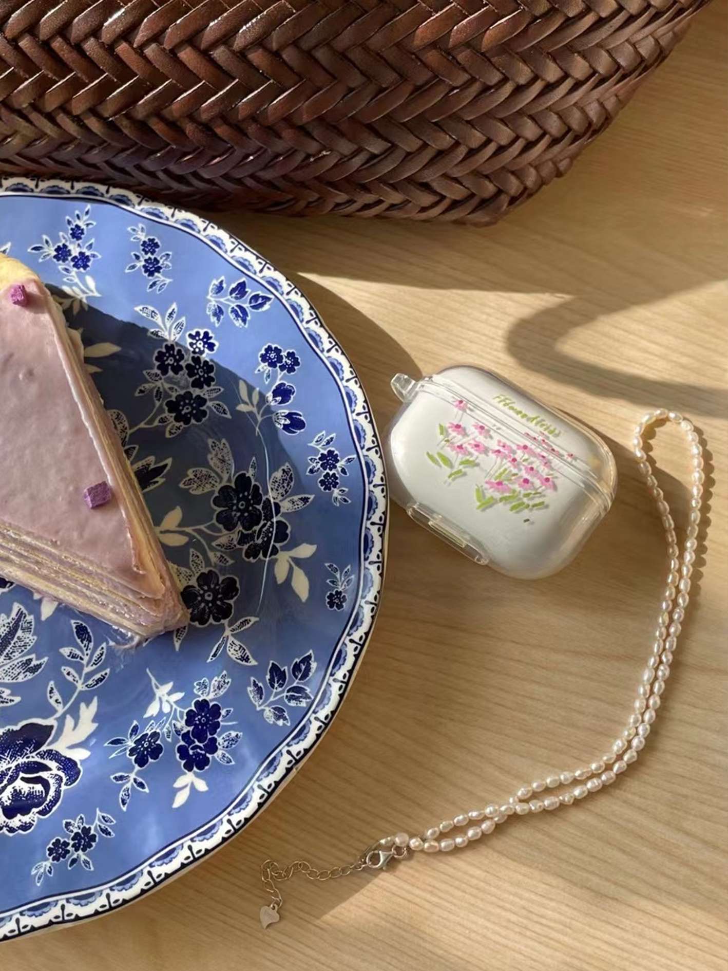 お花畑のAirPodsproケース