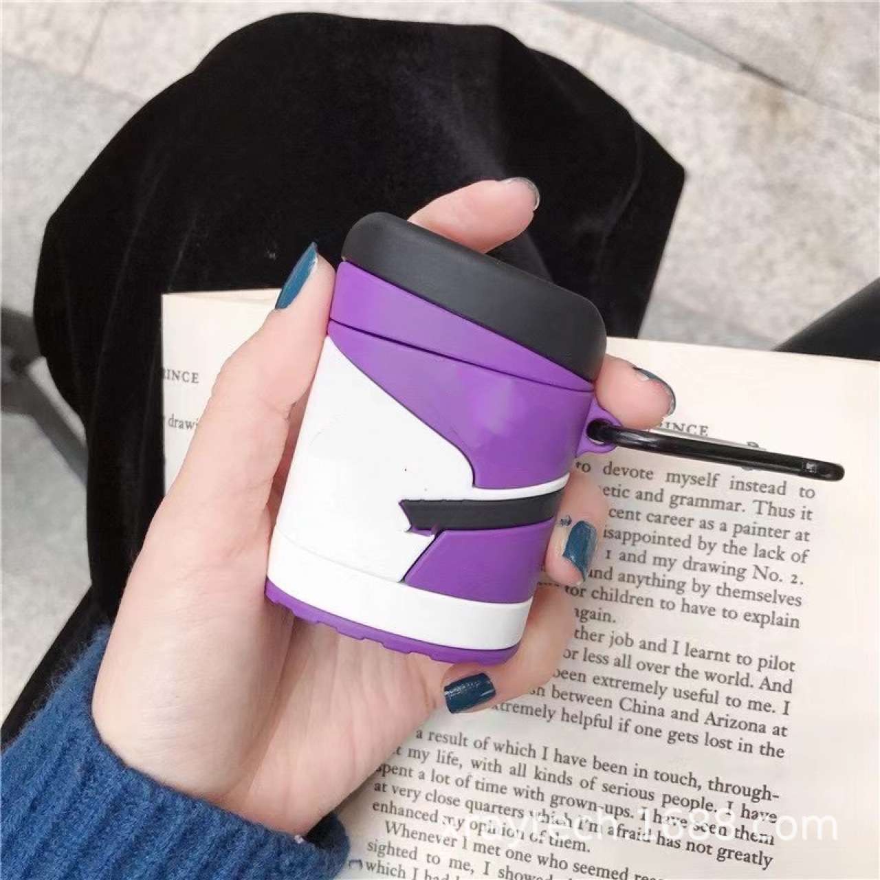 シリコン スニーカー カラビナ付き AirPods/AirPodsproケース
