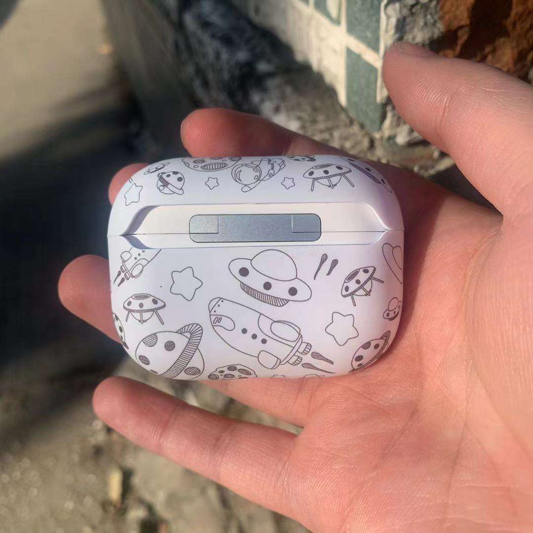 かわいい キャラクター 宇宙飛行士とお月様 AirPods/AirPodsproケース
