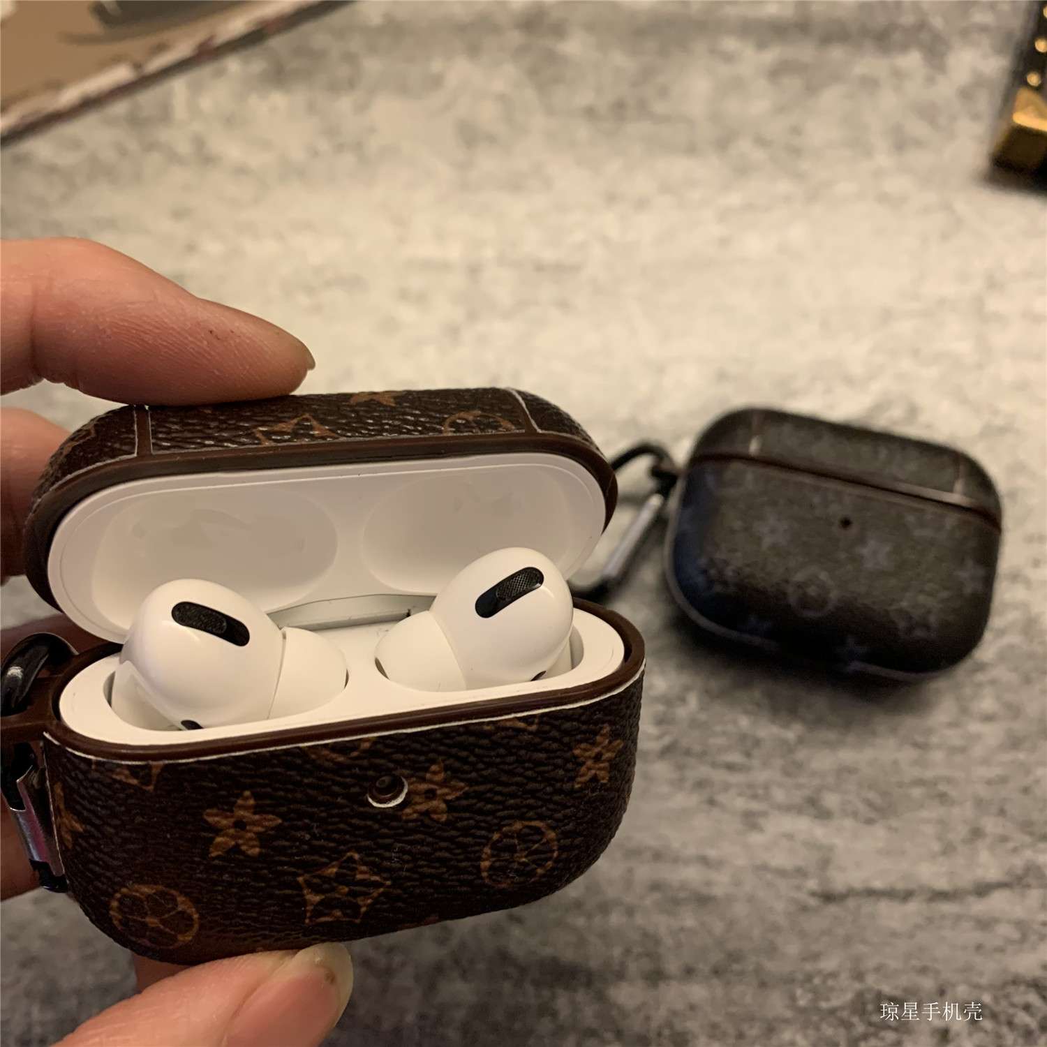 【廃盤】高級ブランド風AirPodsproケース AirPods ケース