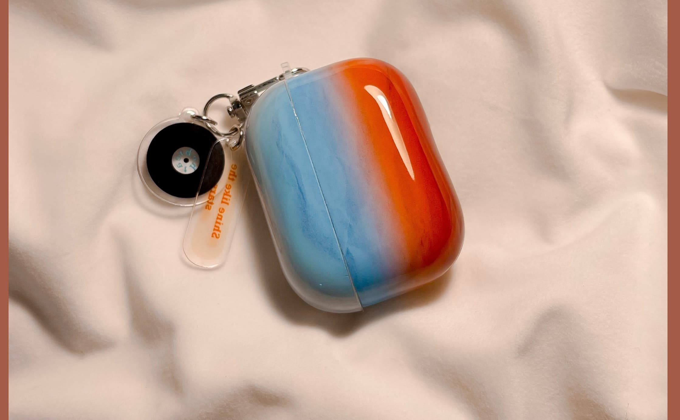 Airpodsケース グラデーション 夕暮れ アクセサリーホルダー付き