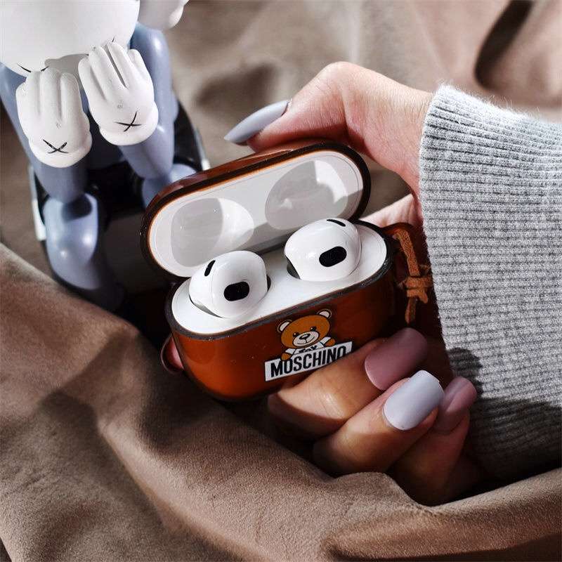 モスキーノ くまさんAirPodsproケース