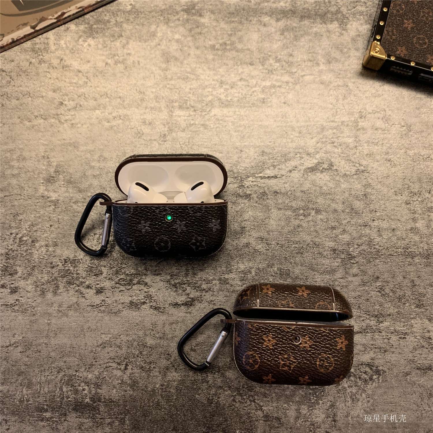 【廃盤】高級ブランド風AirPodsproケース AirPods ケース