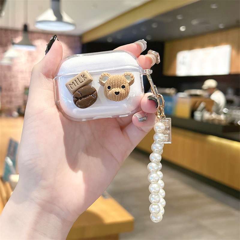 AirPodsproケース クマとミルクのパールストラップ付きイヤホンケース