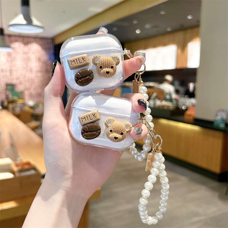 AirPodsproケース クマとミルクのパールストラップ付きイヤホンケース